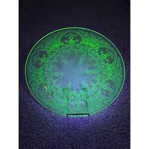 Horseshoe Green by Indiana Glass Green Depression Sandwich Plate 11" UV Glow